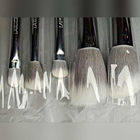 LARUCE BEAUTYCheek & Eyes Brush Set in Denim Blue - Picture 5 of 16